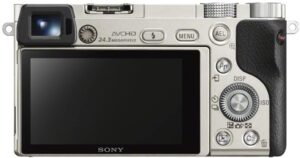 Fotocamera digitale Mirrorless Sony con sensore APS-C CMOR Exmor 24.2 megapixel